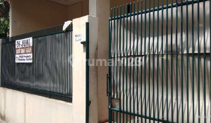 Dikontrakan apa adanya Rumah masuk gang dkt RS Rajawali Dikontrakan apa adanya Rumah masuk gang dkt RS Rajawali