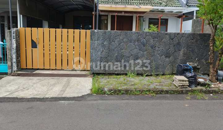 Rumah Nyaman Nusa Hijau Dekat Alun Alun Cimahi