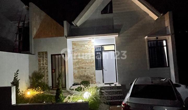 Ready-to-Live House in Cipageran, 110 sqm, Only 500 Million Ready-to-Live House in Cipageran, 110 sqm, Only 500 Million