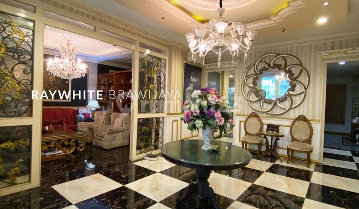 Rumah Siap Huni Bangunan 4,5 Lantai Area Duren Tiga