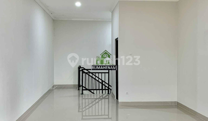 Minimalist Shop House Location on Main Road in Cinangka Depok 2