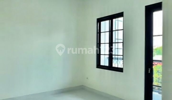 Rumah 3 Lantai Berkonsep American Classic di Cinere Limo 2