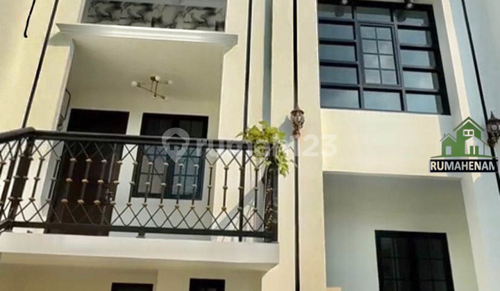 Rumah Berkonsep American Classic 3 Lantai Cinere Limo Rumah Berkonsep American Classic 3 Lantai Cinere Limo