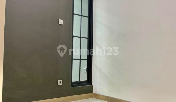 Rumah Furnished 4 Kamar Tidur di Pondok Cabe Dekat Gerbang Tol 2