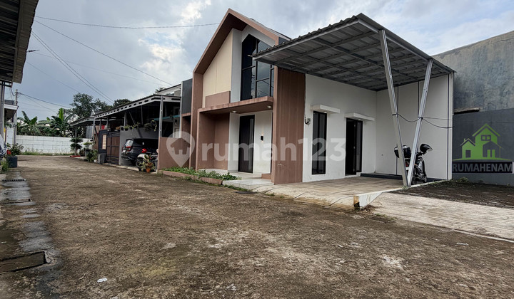 Minimalist House Ready to Occupy with 116 Square Meters of Land in Pasir Putih Minimalist House Ready to Occupy with 116 Square Meters of Land in Pasir Putih