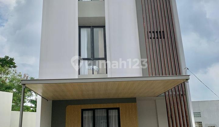 Ready-to-Occupy 3-Story Minimalist House in Cinere Meruyung Near the Toll Road 2