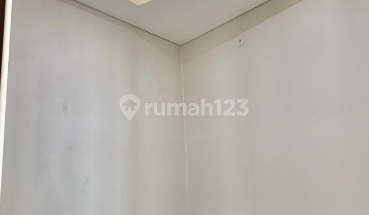 Rumah Hook Siap Huni Tanah Luas di Pasutih Sawangan