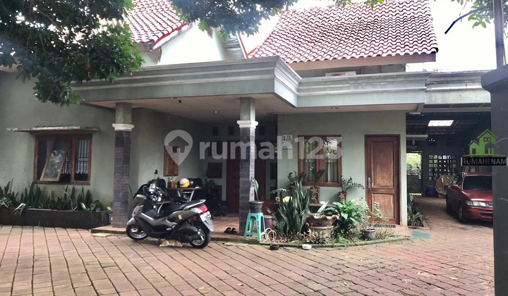 Rumah Besar dan Tanah Luas di Grogol Limo Dekat Tol Kruku