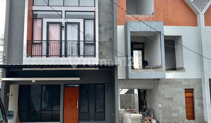Rumah Minimalis 3 Lantai Siap Huni di Jalan Raya Bedahan