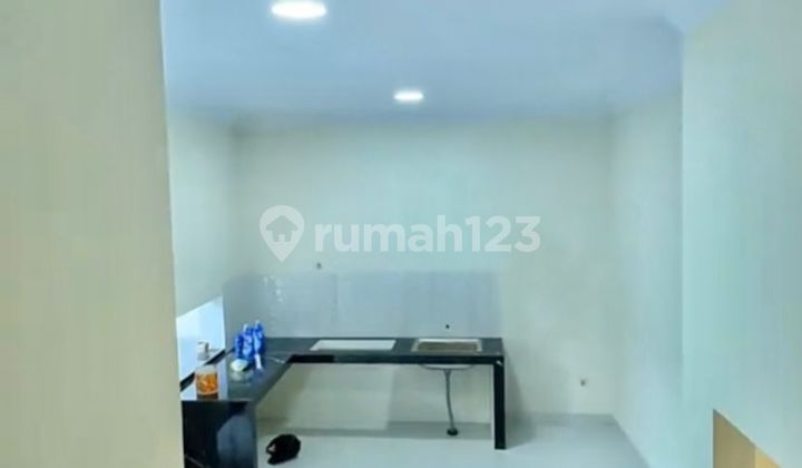 3-Storey American Classic Concept House in Cinere Limo 2