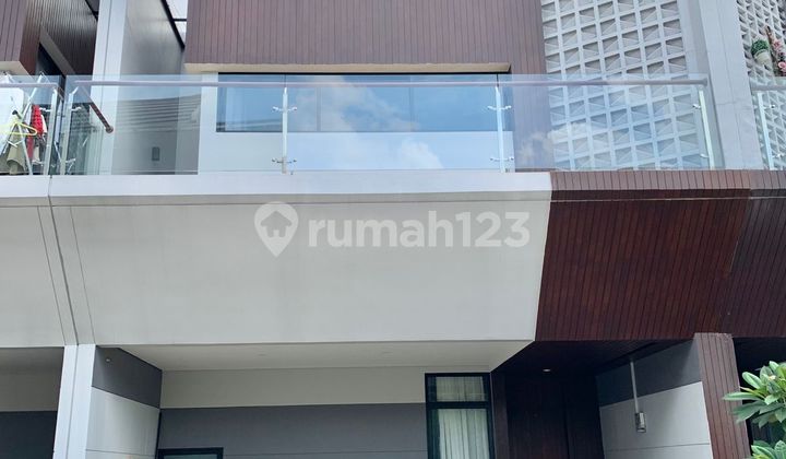 Rumah Fasilitas Kolam Renang di Pondok Cabe Dekat Tol Pamulang Rumah Fasilitas Kolam Renang di Pondok Cabe Dekat Tol Pamulang