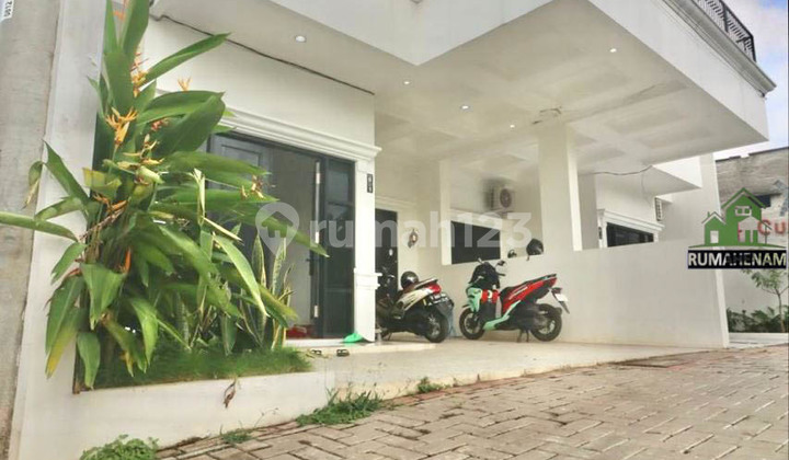 Rumah Berkonsep American Modern Dekat Gerbang Tol Desari Sawangan
