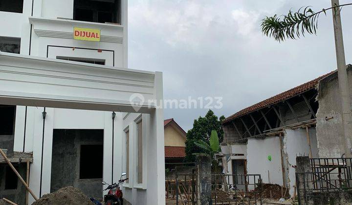 Rumah Mewah Model Eropa Modern 3,5 Lt Cinere Limo Selangkah Dari Pintu Tol Limo 2