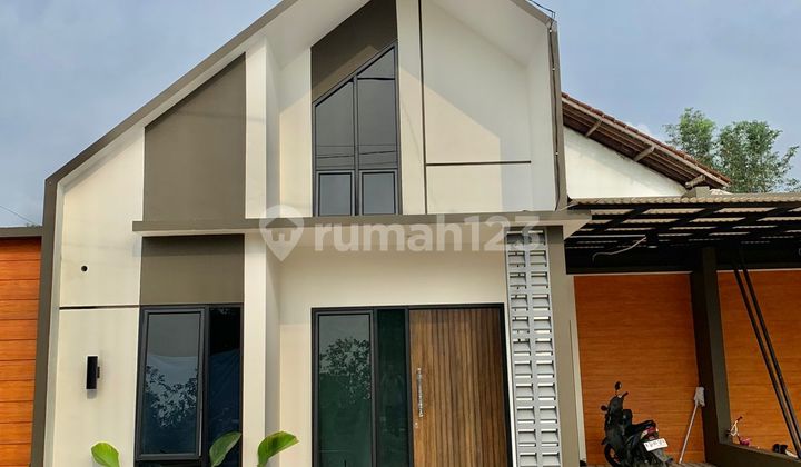 Rumah + Mezzanine Siap Huni Lokasi Pinggir Jalan Raya Bedahan Rumah + Mezzanine Siap Huni Lokasi Pinggir Jalan Raya Bedahan