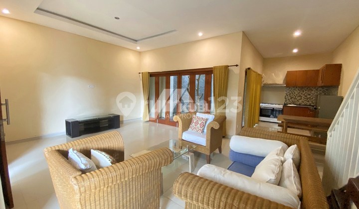 KBP0752 Stunning House With Beautiful Living Room.