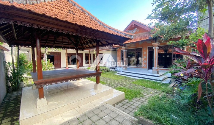 Kbp1603 Newly Renovated House With Mix Balinese And Minimalist Design.
