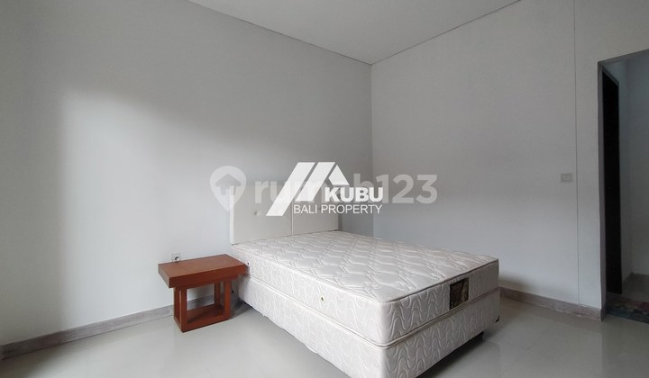 Kbp0985 Comfortable House With Minimalist Design In Kesiman 24