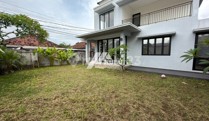 Kbp1553 Minimalist House For Freehold Sale In Sanur Area. Kbp1553 Minimalist House For Freehold Sale In Sanur Area.