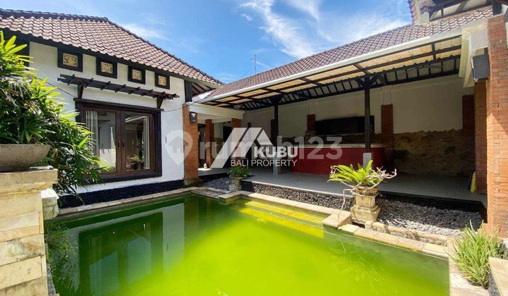 KBP1386 classic house with 2 bedrooms in Sanur.