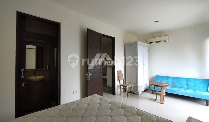 KBP0382 A comfortable house with a minimalist design 2