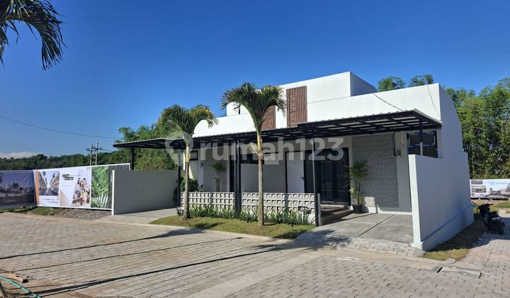 Modern House with Mezzanine in Madiun 2