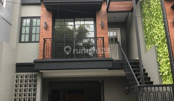 Rumah Bagus 3 Lantai Siap Huni di Cilandak Jakarta Selatan