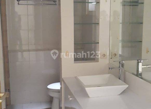 Rumah Besar Dan Bagus Siap Huni di Kemang Jakarta Selatan 5