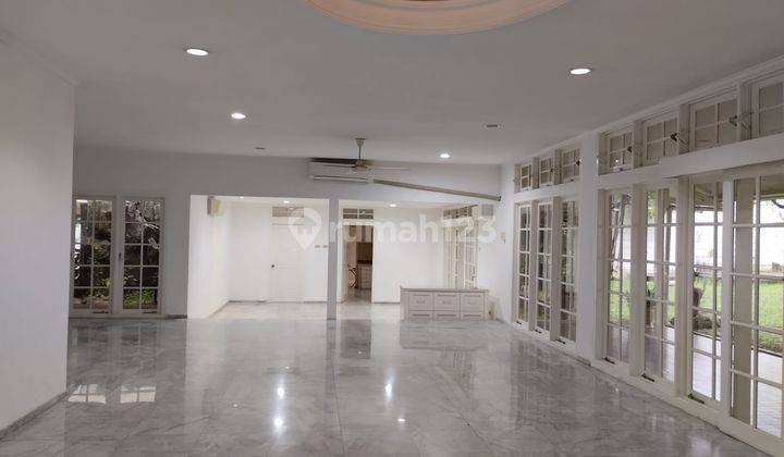 Rumah Besar Lokasi Bergengsi di Patra Kuningan Jakarta Selatan 1