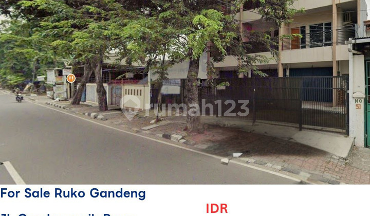 Nice 3-unit row shop in Cengkareng, West Jakarta 1