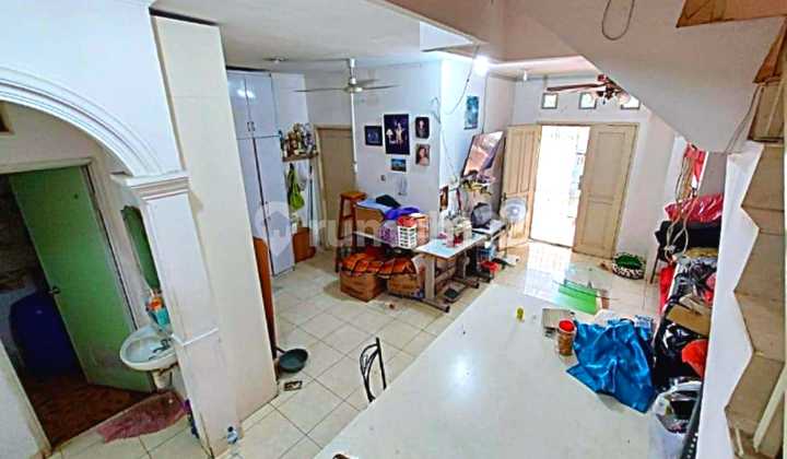 Dijual Cepat Rumah Depan Taman Bebas Banjir ( 6x15 ) Taman Palem Lestari - Cengkareng