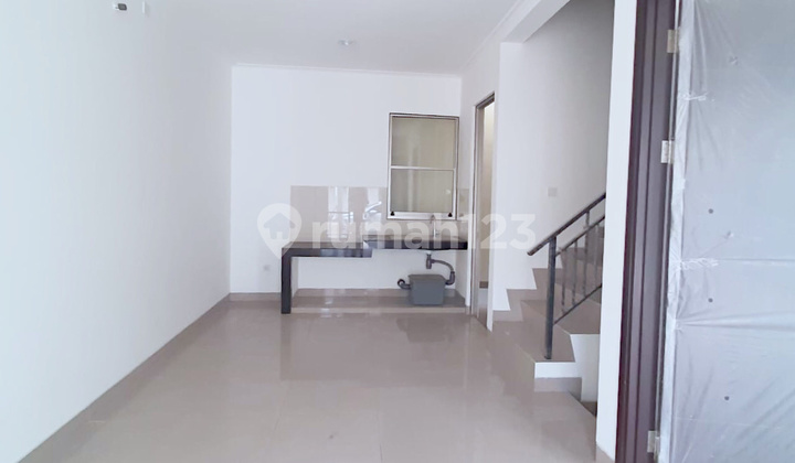 Disewa Termurah Rumah Baru ( 6x12.5 ) PIK 2 - Pantai Indah Kapuk 2