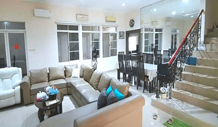 Dijual Cepat Rumah Semi Furnished ( 12x20 ) Florence - Pantai Indah Kapuk 2