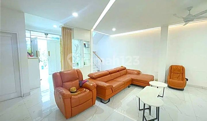 Dijual Harga Nego Rumah Rapi ( 8x18 ) Golf Lake Residence - Kalideres Dijual Harga Nego Rumah Rapi ( 8x18 ) Golf Lake Residence - Kalideres