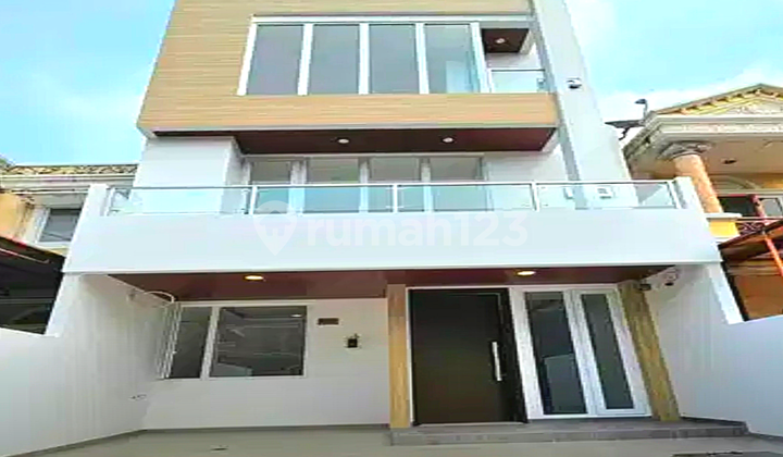 Dijual Harga Nego Rumah Baru 3 Tingkat ( 6x15 ) City Resort - Cengkareng