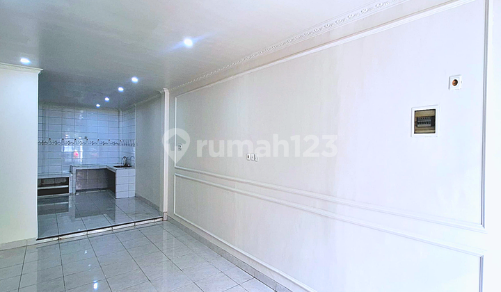 Cheapest Price Negotiable Ready-to-Live House (6x20) Taman Grisenda - PIK, Pantai Indah Kapuk 2