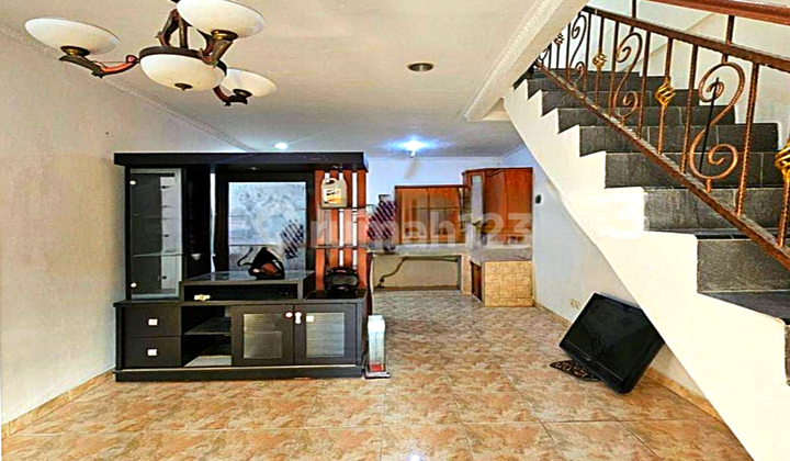 Dijual Termurah Rumah Rapi Siap Huni ( 3.7x15 ) Taman Palem Lestari - Cengkareng 2