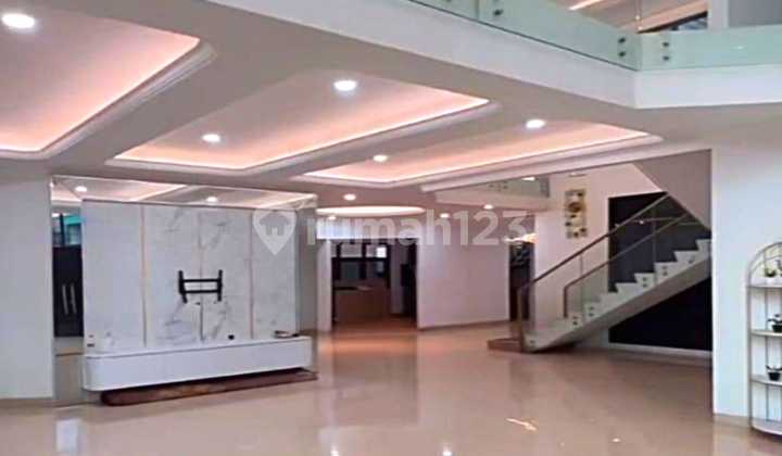 Dijual Harga Nego Rumah Mewah Siap Huni ( 1045m2 ) Cipedak - Jagakarsa, Jakarta Selatan 1