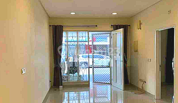 Dijual Nego Rumah Rapi Sudah Renovasi Balkon ( 6x15 ) Golf Lake Residence - Cengkareng