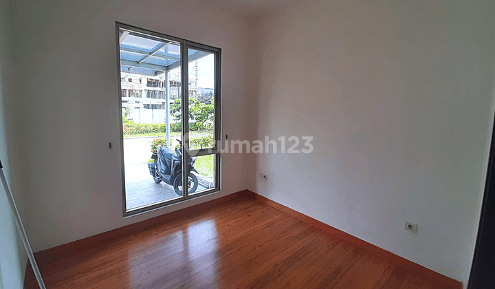 Disewakan Termurah Rumah Siap Huni ( 8x15 ) Golf Island - Pantai Indah Kapuk, Pik 2