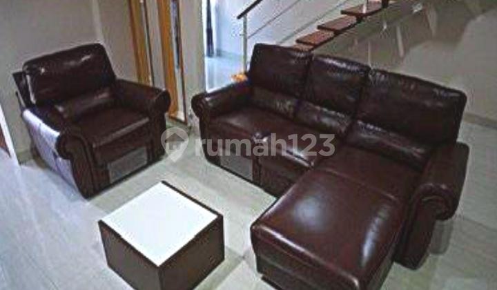 Dijual Harga Nego Rumah Rapi 2.5 Tingkat ( 6x15 ) The Green Court - Cengkareng Dijual Harga Nego Rumah Rapi 2.5 Tingkat ( 6x15 ) The Green Court - Cengkareng