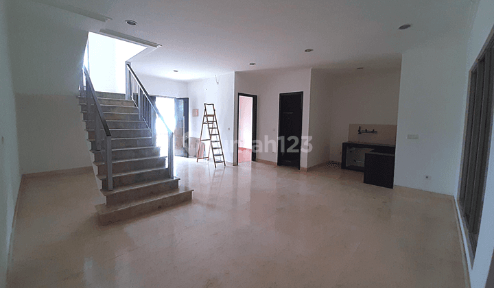 Disewakan Termurah Rumah Siap Huni ( 8x15 ) Golf Island - Pantai Indah Kapuk, Pik 1