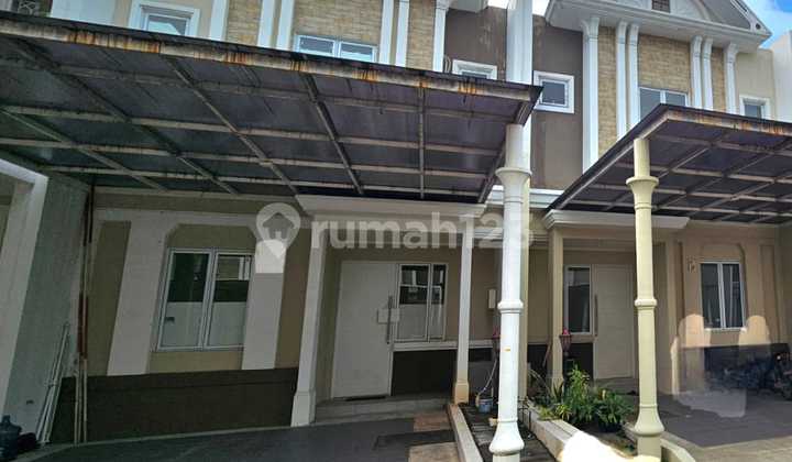 Dijual Rumah Semi Furnished Berlokasi Strategis di Cakung