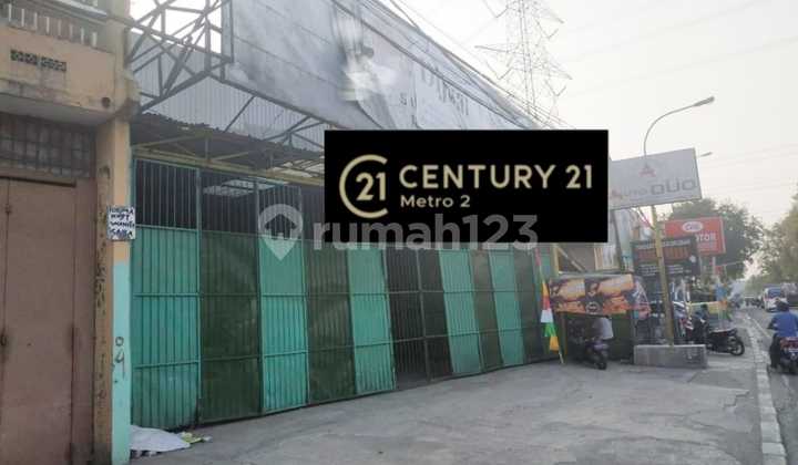 Cepattt Showroom Mobil Dipinggir Jalan Raya Sultan Agung