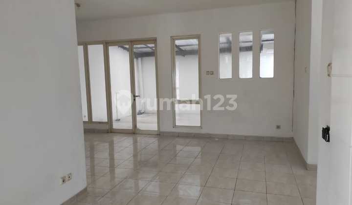 Rumah Strategis di Ifolia, Besar Jalan Utama, Tarumajaya, Bekasi