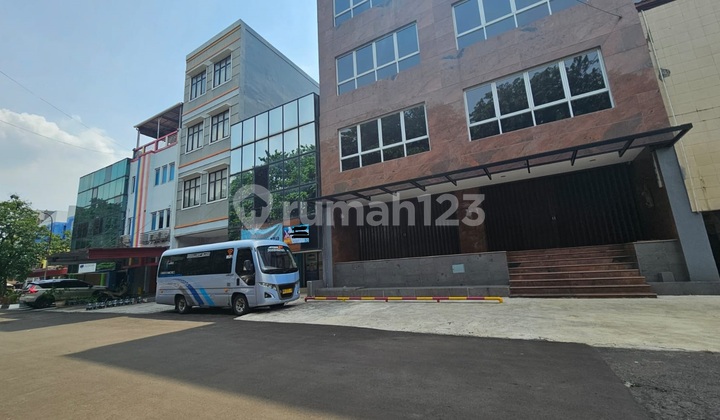 Ruko Berlokasi Strategis Cocok untuk Usaha di Pulomas Jakarta Timur - Fasilitas Mudah