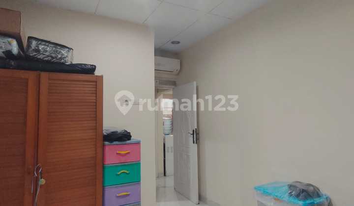 Rare Listing! Spacious Garden House in West Jakarta - Perfect for a Large Family 2