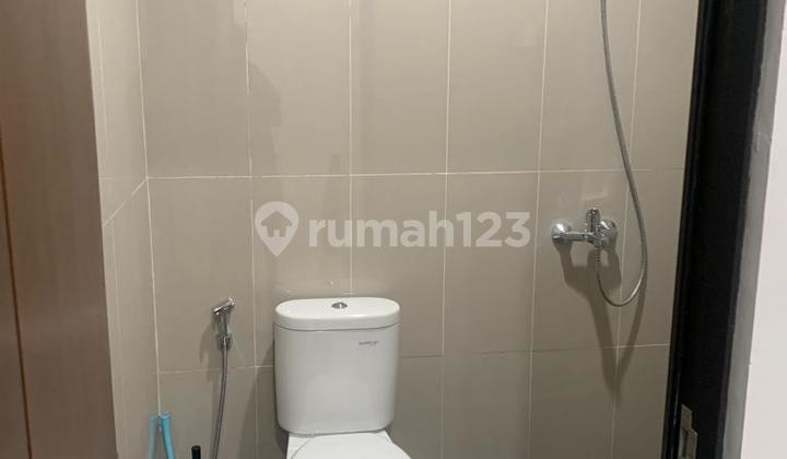 Rumah Bergaya Minimalis Modern di Kawasan Elite Metland Menteng, Jakarta Timur 2