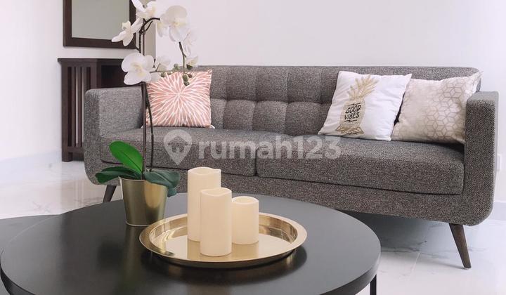 Rumah 3 Lantai Full Furnished Bergaya Modern di Cluster Semayang Cakung Jakarta Timur