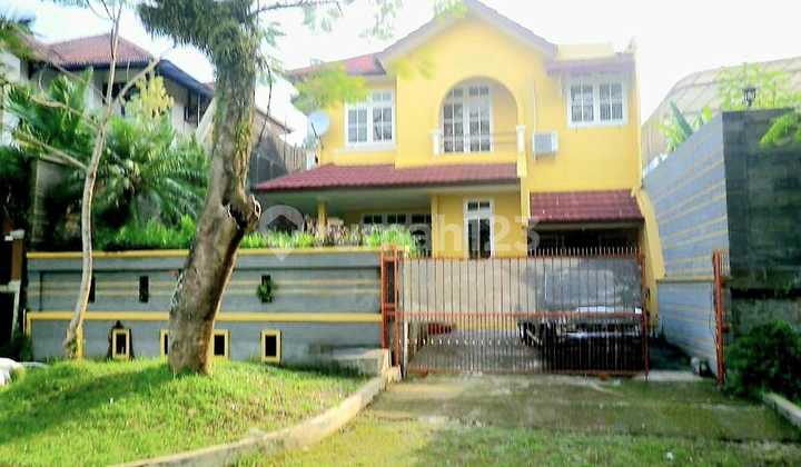 Rumah Luas 300M² di Bogor Timur - 4+1 KT, SHM, Harga 2,6M Nego!