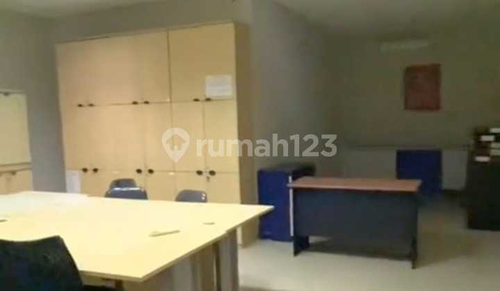 Dijual Gedung Show Room Lokasi Sangat Strategis di Depok City Jawa Barat